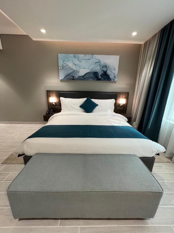 One-Bedroom Executive,1190440822:JPEG