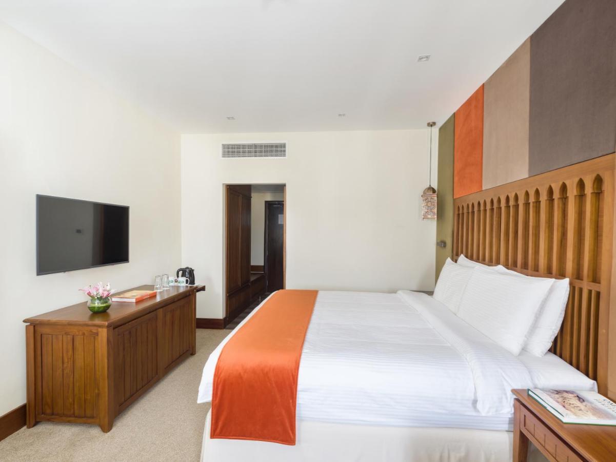 Deluxe Room,1361970101:JPEG
