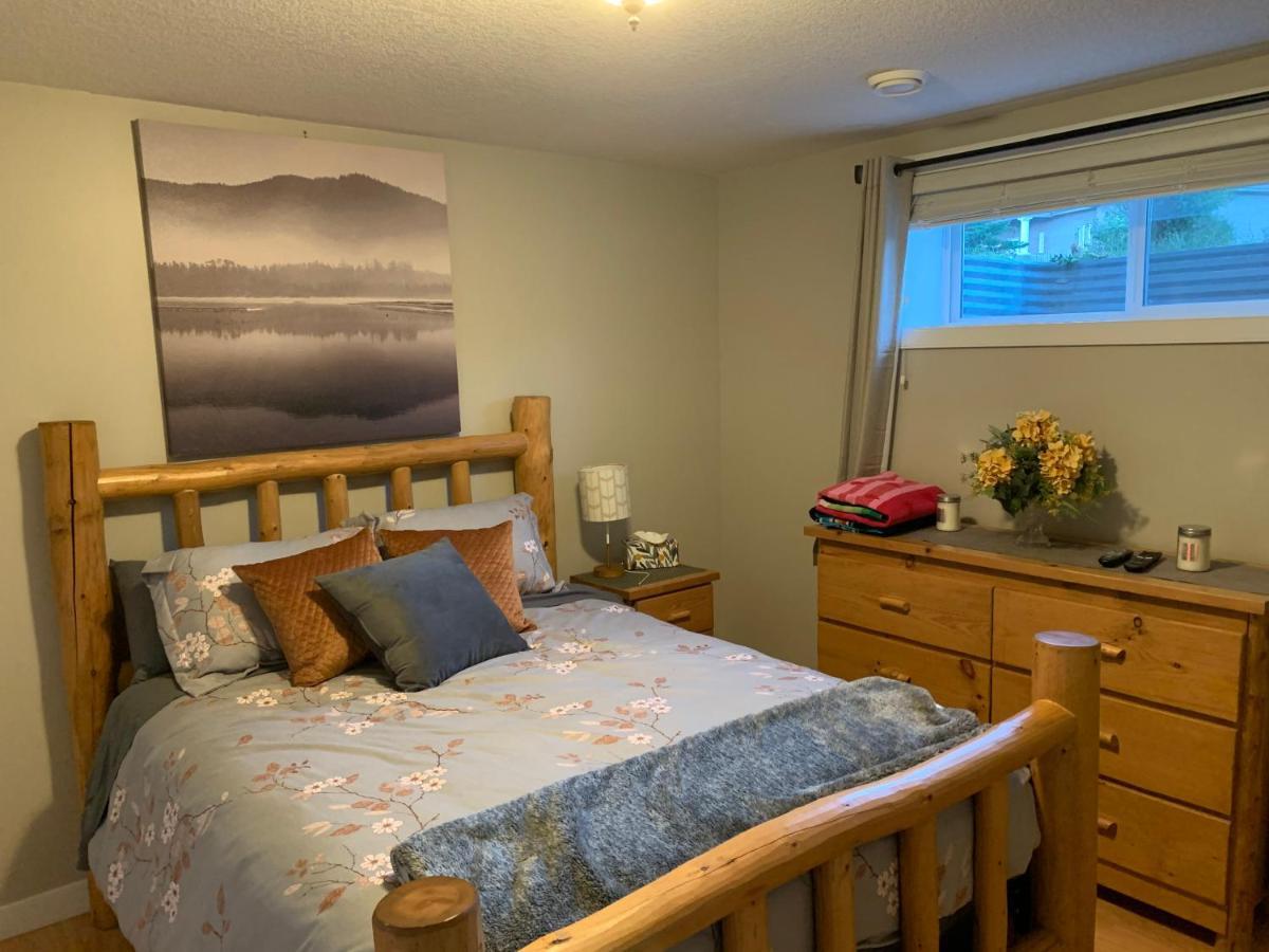Cozy Guest Room